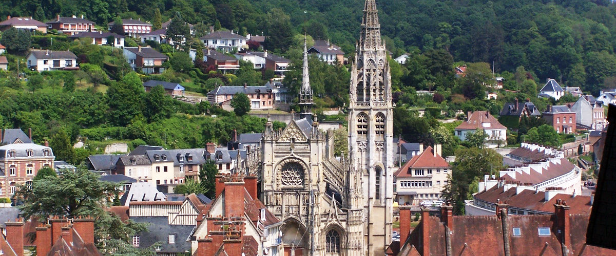 CAUDEBEC-EN-CAUX CRUCEROS SENA CRUCEROS NORMANDIA CRUCEROS FRANCIA FRANCE CRUISES SEINE CRUISES CRUCEROS FLUVIALES SENA #Sena #CrucerosSena #CrucerosFluvialesSena #SeineCruises #RiverCruises #France